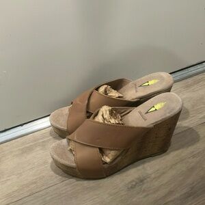 Volatile wedge size 8